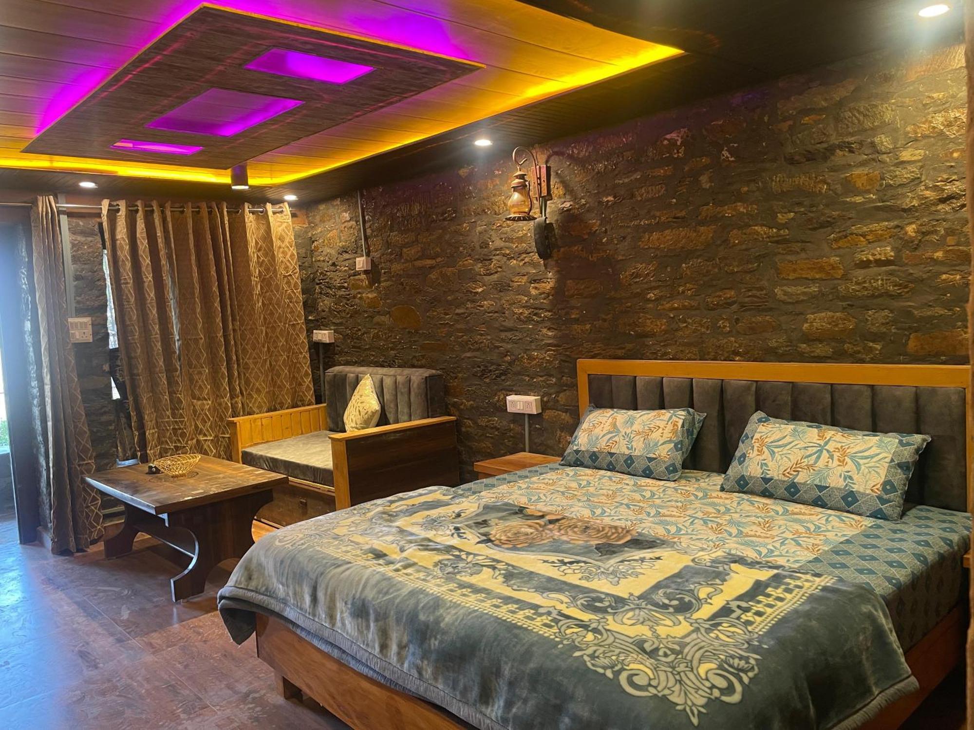 Nature Villaas Basa Homestay Pauri Exterior foto
